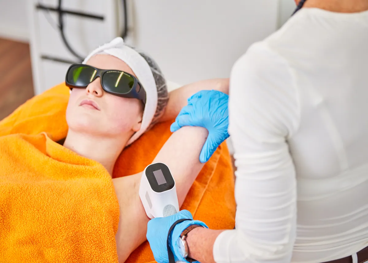 Dauerhafte Haarentfernung mit dem Diodenlaser +5